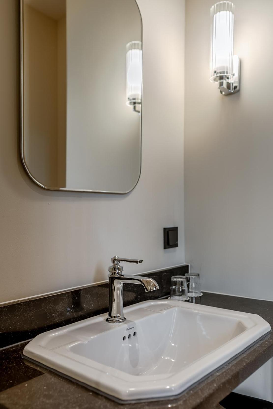 Metzlr House Hotel Haarlem Buitenkant foto